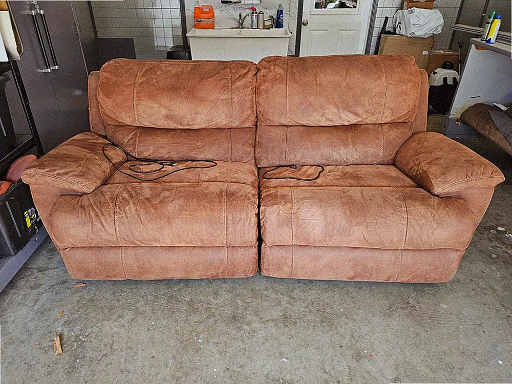 Loveseat recliners